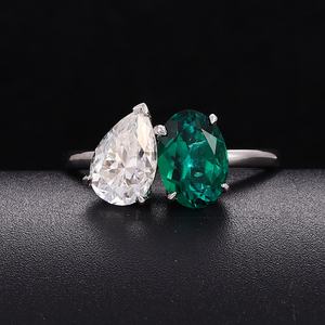 Anillo de Compromiso de Lujo Hecho a Mano en Oro Blanco de 18K y 14K con Doble Óvalo de Zambia, Colombia y Moissanita para Ocasiones Elegantes - Product Image 3