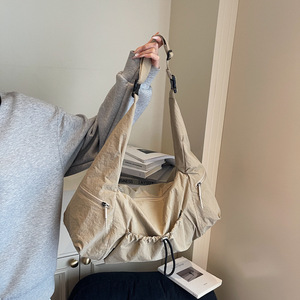 Sac fourre-tout en nylon polyvalent et simple, grande taille, nouvelle collection 2026, style décontracté transfrontalier - Product Image 3