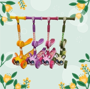 Trottinettes électriques pliables en plastique pour enfants en gros, 3 roues en silicone haute qualité, peuvent être une alternative économique aux vélos pour bébés - Product Image 2