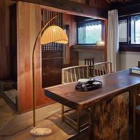 Lámpara de Pie Decorativa de Esquina para Hotel Wabi Sabi, Pantalla de Tela Tejida en Arco, Base de Mármol, Diseño Simulado de Bambú