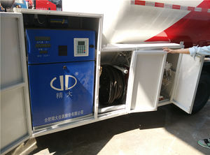 Bobtail Gas LPG 5000L, Bowser transportasi LPG 2.5ton dengan pompa dan meteran aliran - Product Image 5