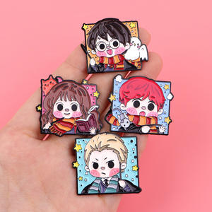 4 Stil Metall Brosche lustige magische Figur Cartoon niedlichen Potter Design Brosche Kinder tasche Stoff Zubehör Dekoration Anstecknadeln - Product Image 3