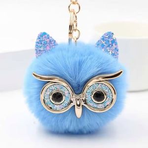 Porte-clés multicolore en cuir souple avec pompon hibou brillant en cristal et yeux métalliques, idéal comme pendentif de sac - Product Image 2