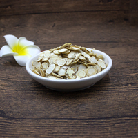 Remèdes aux herbes chinoises Racine de ginseng pour polyvalent pour les thés, les soupes et les liqueurs