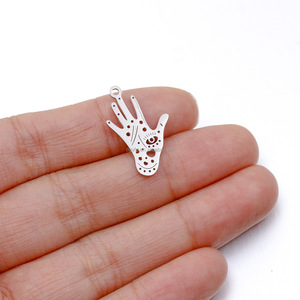 Amuletos de <span class=keywords><strong>Mano</strong></span> de Acero Inoxidable Personalizados con Ojo Turco, Regalos de Protección Significativos, Colgantes <span class=keywords><strong>Hamsa</strong></span> Personalizados para Creación de Joyería Única - Product Image 4