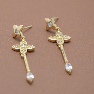 2025 nouveau Offre Spéciale de haute qualité prêt à expédier en forme mixte plaqué or boucles d'oreilles ensemble pour les femmes personnalisé - Product Image 3