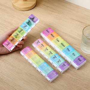 Uplus Boîte de rangement portable à 7 compartiments avec bouton pop-up, rangée unique, organisateur de pilules <span class=keywords><strong>hebdomadaire</strong></span> à pression pour piano, étui de voyage anti-poussière en PP - Product Image 1