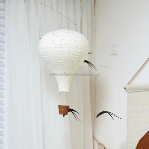 Lanterna in Tessuto a Forma di Mongolfiera |   Decorazione Artigianale da Appendere per Cameretta dei Bambini, Ornamento Pendente per Nursery e Camera da Letto - Product Image 1