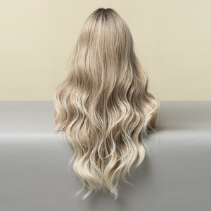 Peluca de Cabello Largo y Rizado con Ondas Suaves, Color <span class=keywords><strong>Gris</strong></span> <span class=keywords><strong>Ceniza</strong></span>, con Raya al Medio, Estilo Europeo Americano, Resistente al Calor, Hecha a Máquina, para <span class=keywords><strong>Mujer</strong></span>, en Stock - Product Image 1