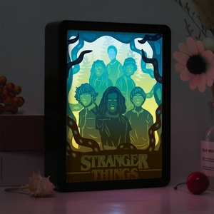 Marco Caja de Sombras Personalizado con Foto de Stranger Things Lámpara de Noche 3D LED Lámpara de Escritorio LED para Decoración del Hogar Regalo para Niños - Product Image 3