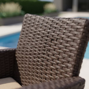 Ensemble de salon de jardin en rotin tressé de qualité commerciale, 4 pièces, avec coussins épais pour jardin et cour arrière - Product Image 5