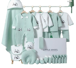 Set Regalo per Neonati, Confezione Regalo per il Primo Mese, Collezione di Articoli di Alta Qualità per Bambini - Product Image 1