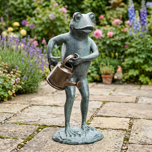 Figurine de grenouille antique artisanale en aluminium moulé massif avec arrosoir, ornement de jardin pour la décoration - Product Image 1