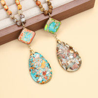 Elegante collar de piedra emperador bohemio con colgante de gota de agua de rombo, cadena de cuentas anudadas chapadas en oro a la moda para suéteres