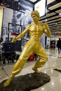 Estatua de <span class=keywords><strong>Bruce</strong></span> <span class=keywords><strong>Lee</strong></span> personalizada de fábrica, escultura artesanal de Metal de bronce antiguo, famoso modelo de <span class=keywords><strong>Bruce</strong></span> <span class=keywords><strong>Lee</strong></span>, cobre chapado grabado - Product Image 2