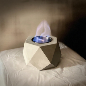 Chimenea de Bioetanol Portátil Moderna y Ecológica para Uso en Interiores/Exteriores, con Control Remoto, sin Humo, de Metal, para Mesa - Product Image 1