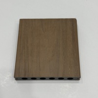 Tarima de Exterior de Madera y Plástico Compuesto, Diseño Moderno, Antideslizante, Coextrusión WPC