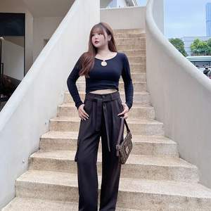 Camiseta interior de manga larga para mujer N8489, cuello hueco, ajuste ceñido, color liso, negro y color avena - Product Image 3