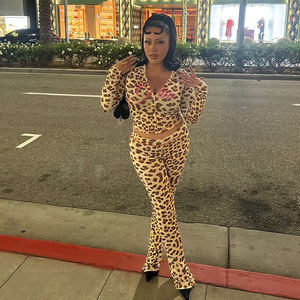 Completi con Pantaloni a Zampa Stampa Leopardata per Donna, 2 Pezzi, Top Corto con Cappuccio, Outfit Streetwear Y2K, Nuovi Arrivi 2025, Tute Casual - Product Image 6