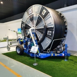 Machine d'irrigation à enrouleur de tuyau auto-opérant avec pistolet à pluie et entraînement par engrenage pour usage agricole - Product Image 1