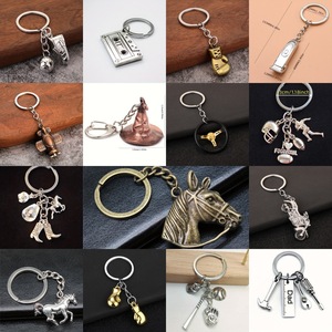 Porte-clés en métal en forme de volant de course créatif, modèle de volant de course en alliage de zinc, vente en gros, pendentif pour pièces automobiles - Product Image 3
