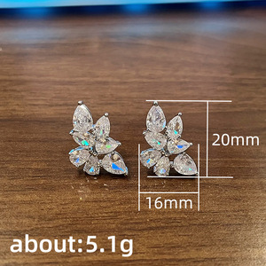 Orecchini a Perno con Foglie Geometriche per Donne, Gioielli per Orecchie Ispirati alla Natura, Versatili e alla Moda - Product Image 5