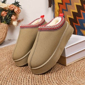 Nouvelles Bottes d'Hiver Chaudes à Semelle Épaisse pour Femmes 2025 – Bottes <span class=keywords><strong>de</strong></span> <span class=keywords><strong>Ski</strong></span> Confortables et Personnalisables avec Amorti Classique – Vente en Gros pour l'Extérieur et la Neige - Product Image 3