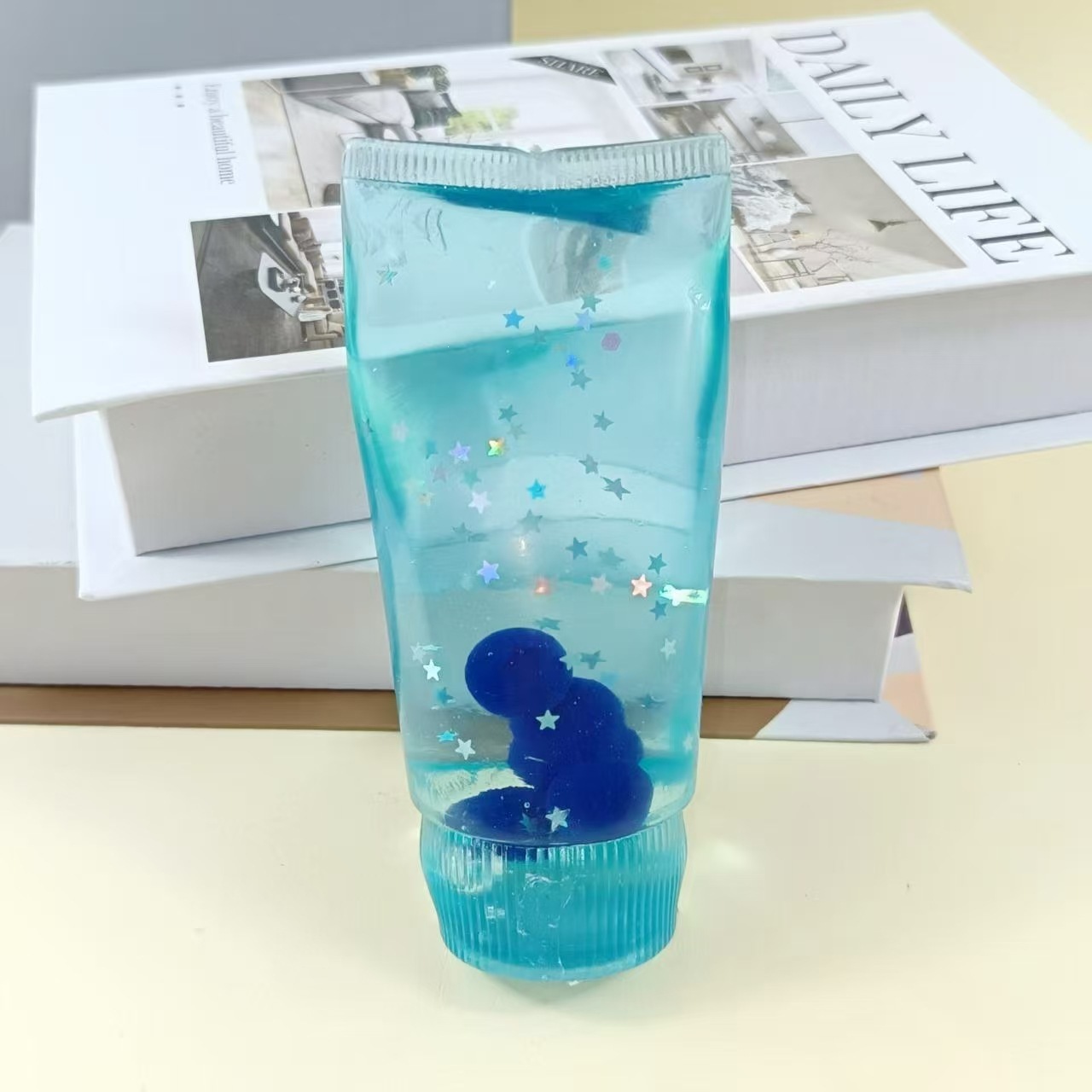 12cm toothpaste maltose squeeze toy-blue packaged