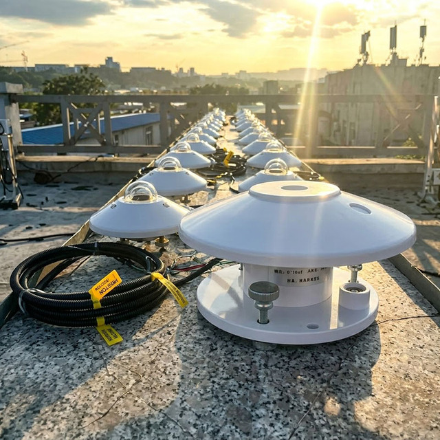 Factory Direct Sale 0~2000W/㎡ Class C Standard Photoelectric Total Solar Radiation Sensor Pyranometer Price for Weather Station