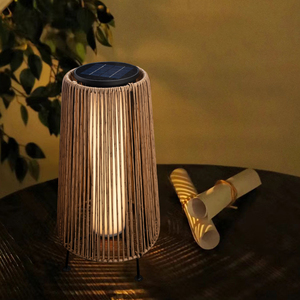 Luci Solari da Giardino in Rattan per Esterni Illuminazione per Patio e Terrazza Lampada a LED a Energia Solare per Cortile Lanterna da Tavolo a Led Impermeabile - Product Image 5