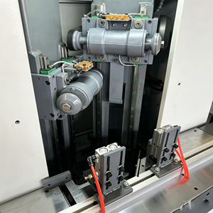 Machine de découpe d'aluminium à double scie à 45 degrés Z-355/405, équipement de positionnement CNC pour la production de portes, fenêtres et cadres photo - Product Image 4