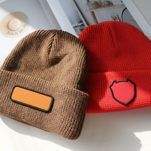 Bonnet en laine mérinos premium, coloré, doux, mélange cachemire, bonnet d'hiver tricoté sur mesure, bonnet chaud unisexe en laine côtelée - Product Image 1