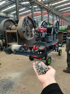 Taşınabilir taş kırıcı 5-20TPH PE 220x35 0 hareketli çeneli kırıcı için konveyör bant ile taş kırma makinesi - Product Image 3