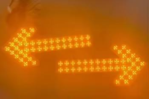 <span class=keywords><strong>Semaforo</strong></span> a Freccia LED Lampeggiante Giallo di Alta Qualità 600mm, Segnale Stradale LED - Product Image 5