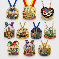 Op maat gemaakte carnavalsmasker-gevieringsmedaille van zinklegering met UV-print, winnaarsmedailles voor festival evenementen, fabrikant, leverancier, lint geplateerd