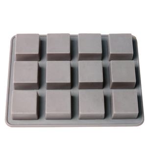 Moules à savon en silicone 12 cavités carrés bricolage à la main <span class=keywords><strong>moule</strong></span> à gâteau en silicone pour la fabrication de glace pouding muffin pain brownie - Product Image 3
