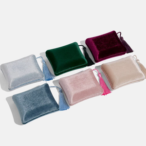 Boîte à bijoux rectangulaire moderne en velours de qualité supérieure avec pompon, élégante, pour rangement d'accessoires, idéale pour cadeaux, voyages et bagues de mariage - Product Image 6