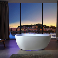 Baignoire autoportante moderne en acrylique à immersion profonde avec surface facile à nettoyer et drain de trop-plein pour hôtels et usage résidentiel