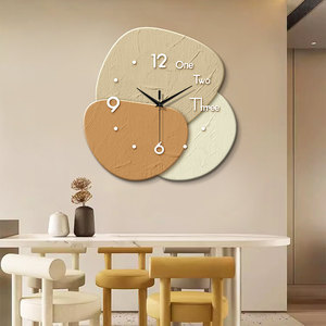 Horloge murale analogique créative et silencieuse pour salon, design original en forme d'extraterrestre, décoration intérieure - Product Image 2