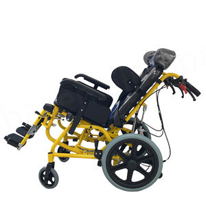 Fauteuil roulant manuel en aluminium léger CA958-38, personnalisable et pliable, pour utilisation en physiothérapie pour les patients en thérapie physique - Product Image 1