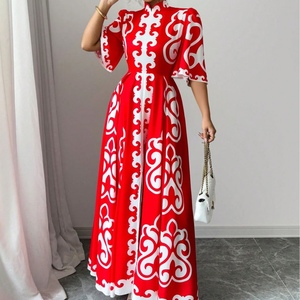 ชุดเดรสแฟชั่นผู้หญิงสีแดง คอจีน แขนสั้นทรงหลวม กระโปรงบานลายดอกไม้ คอตั้ง - Product Image 2