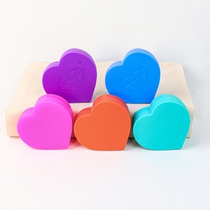Oleeya – Lot de 3 plateaux en plastique colorés en forme de cœur pour la création de bijoux en strass et le nail art - Product Image 3
