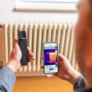 Caméra thermique infrarouge intelligente Testo 860i avec connectivité application pour la mesure et l'analyse de la température - Product Image 4