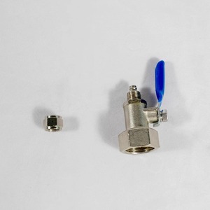 Válvula de bola metálica de 4 a 2 entradas con rosca interna para purificador de agua, con mango azul, para conectar tubería PE de 1/2 pulgada como máximo. - Product Image 1
