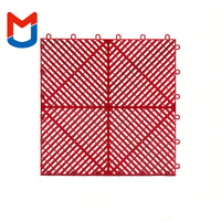 Magnifiques carreaux de sol de garage en PP non toxiques et étanches à l'humidité, style design industriel, pour les ateliers de lavage de voitures et d'entretien.
