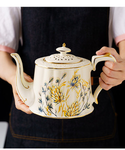 Taza <span class=keywords><strong>de</strong></span> té <span class=keywords><strong>de</strong></span> cerámica y platillo, tazas <span class=keywords><strong>de</strong></span> café <span class=keywords><strong>de</strong></span> porcelana <span class=keywords><strong>de</strong></span> flor dorada, nuevo diseño <span class=keywords><strong>2021</strong></span> - Product Image 5