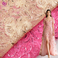 Tissu en organza de polyester haut de gamme à bord festonné, broderie lourde et sequins scintillants, pour tenues de cérémonie élégantes pour femmes