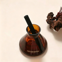 Flacon diffuseur triangulaire de luxe 200 ml avec design sérigraphié, option logo personnalisé pour parfum d'ambiance