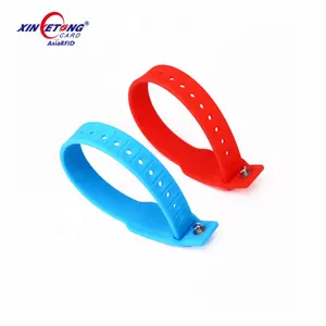 Soft Vinyl Silicone Wristband With 125khz/13.56mhz MF S50 1 K Bytes Smart RFID Chip for Soccer Sports Stadium Fans Management