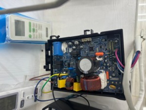 Scheda di Controllo <span class=keywords><strong>Universale</strong></span> 85U+ per Condizionatori Inverter, <span class=keywords><strong>Telecomando</strong></span> Intelligente PCB per Sistema di Controllo A/C, Componenti A/C 12000-24000BTU - Product Image 4